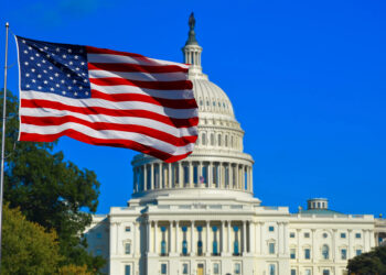 Blerina Uruci, US-Chefvolkswirtin bei T. Rowe Price, analysiert, wie sich das US-Steuergesetz auf die Wirtschaft und die Anleihemärkte auswirken könnte: